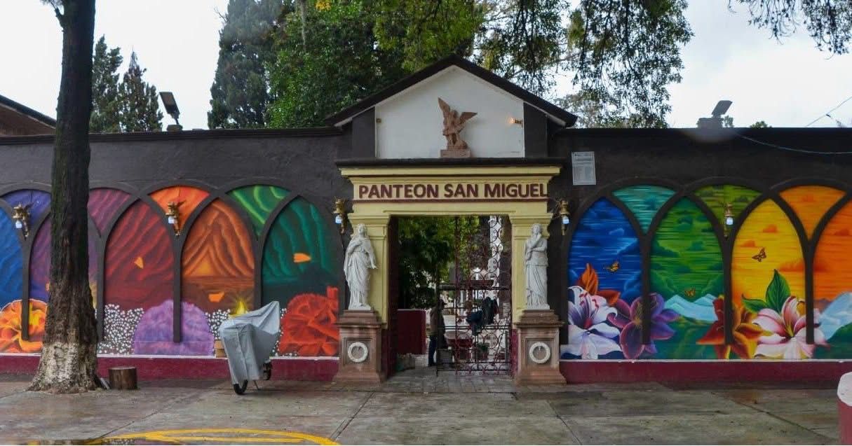 Homenaje a las madres en el Panteón San miguel